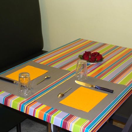 Hotel Le Flaubert Fougeres Bagian luar foto