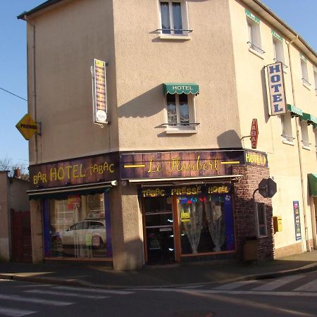 Hotel Le Flaubert Fougeres Bagian luar foto