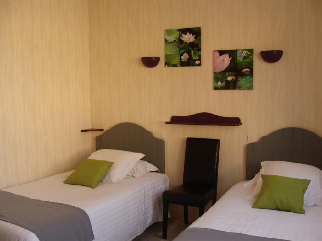 Hotel Le Flaubert Fougeres Ruang foto