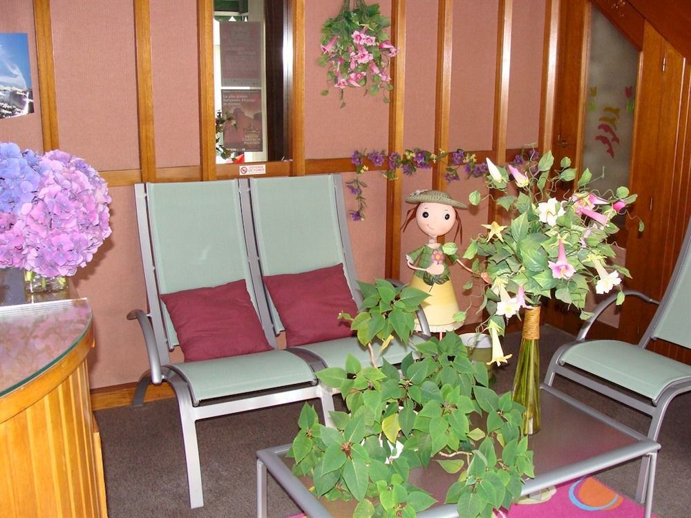 Hotel Le Flaubert Fougeres Bagian luar foto