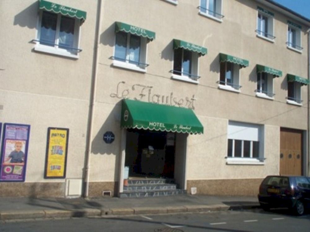Hotel Le Flaubert Fougeres Bagian luar foto